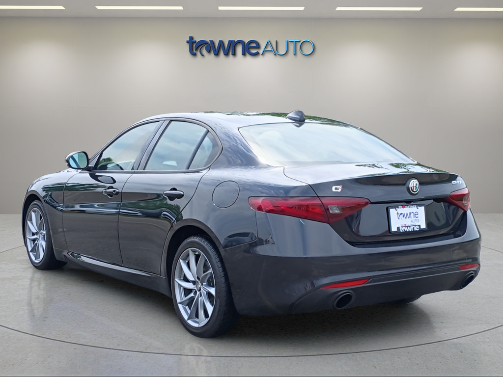 Used 2022 Alfa Romeo Giulia Sprint AWD/4WD image 3