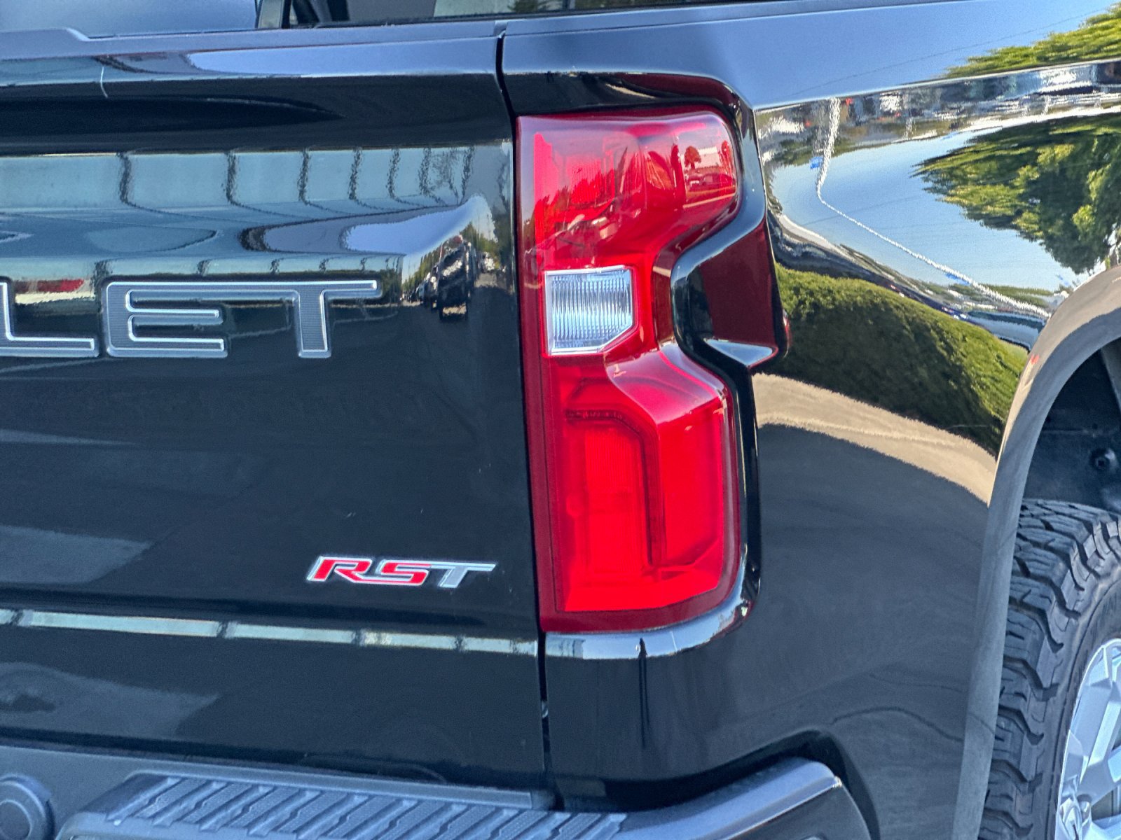 Used 2023 Chevrolet Silverado 1500 RST AWD/4WD image 24