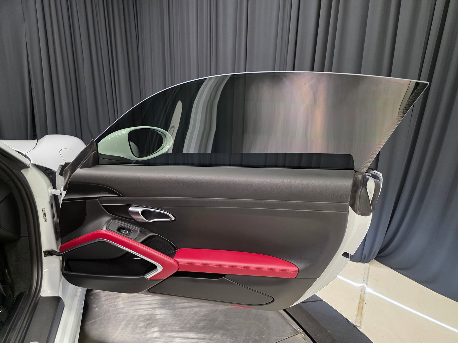 Used 2017 Porsche 718 Cayman RWD image 29