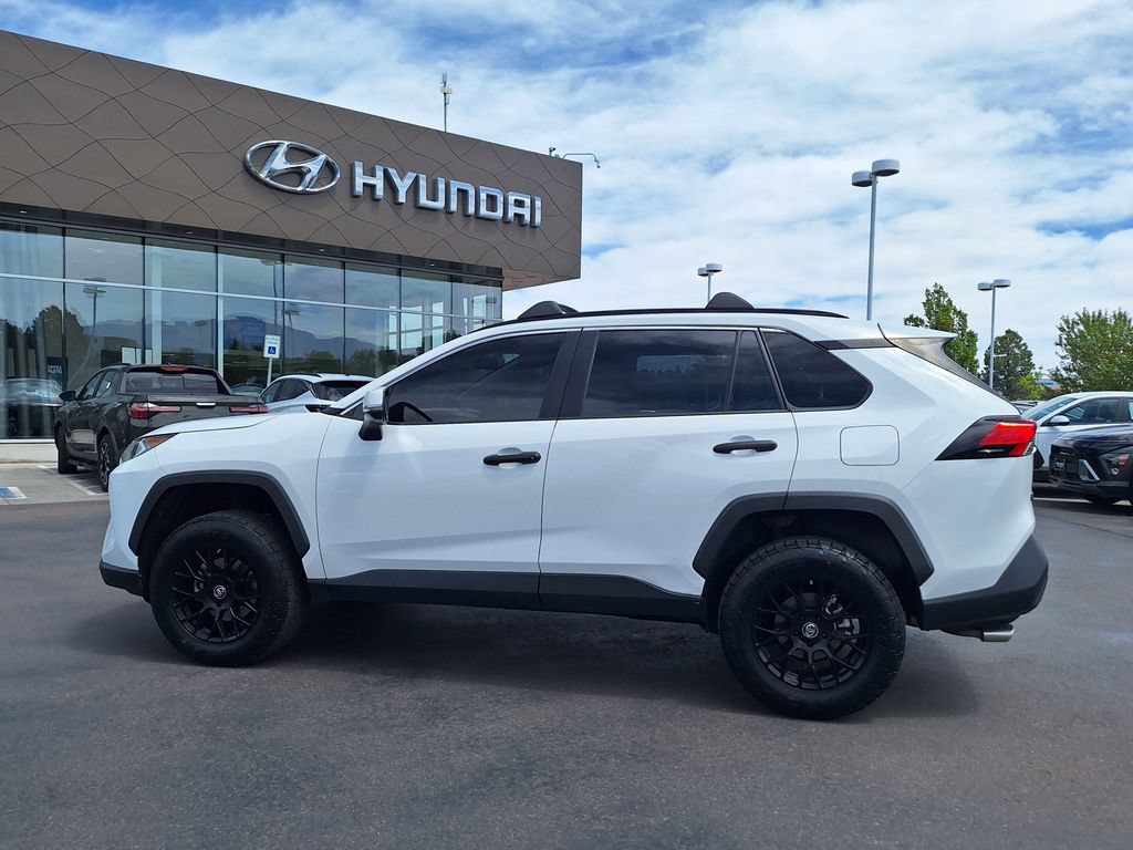 Used 2019 Toyota RAV4 XLE w/ Convenience Package AWD/4WD image 6