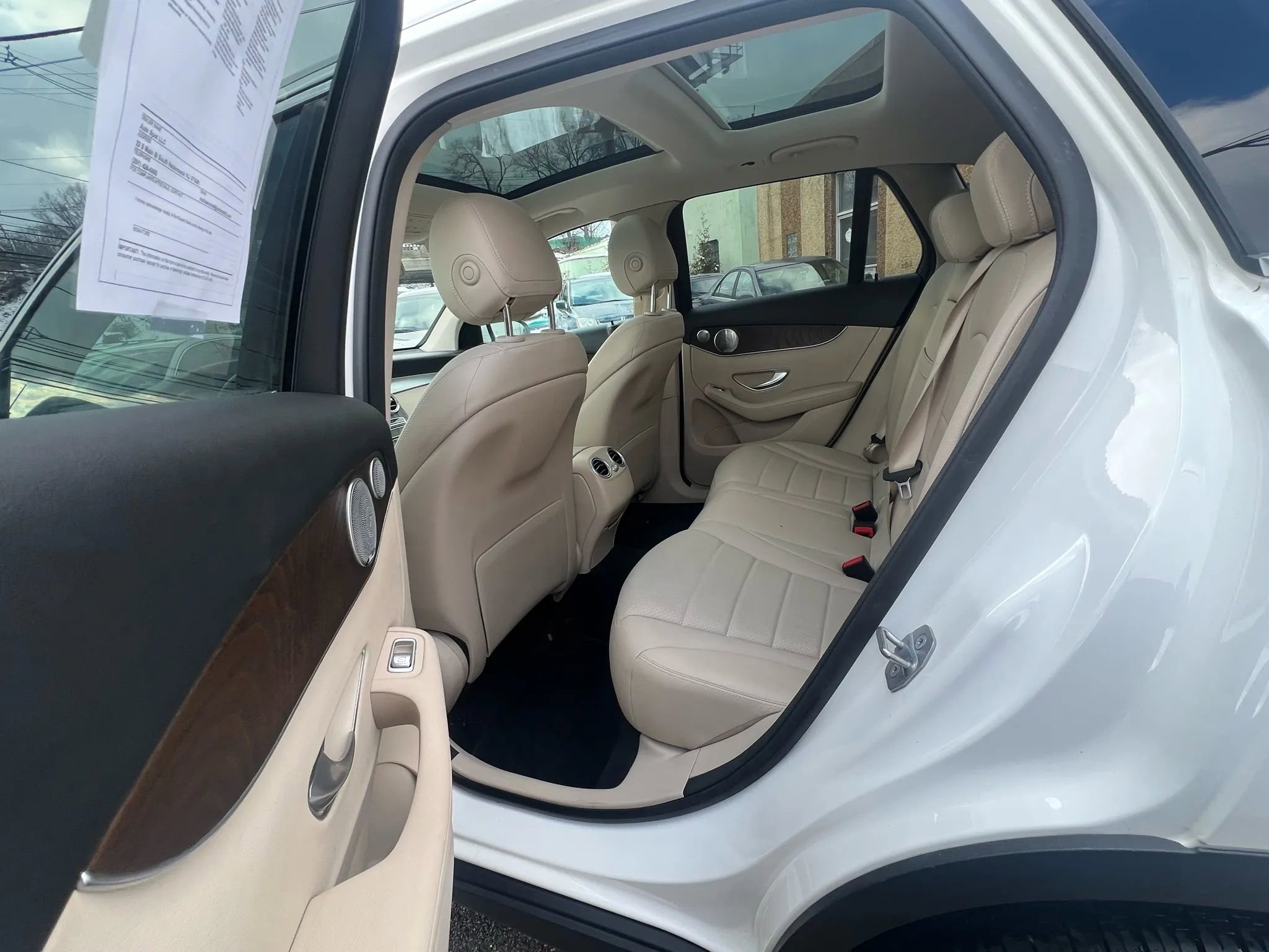 Used 2019 Mercedes-Benz GLC 300 4MATIC w/ Premium Package image 29