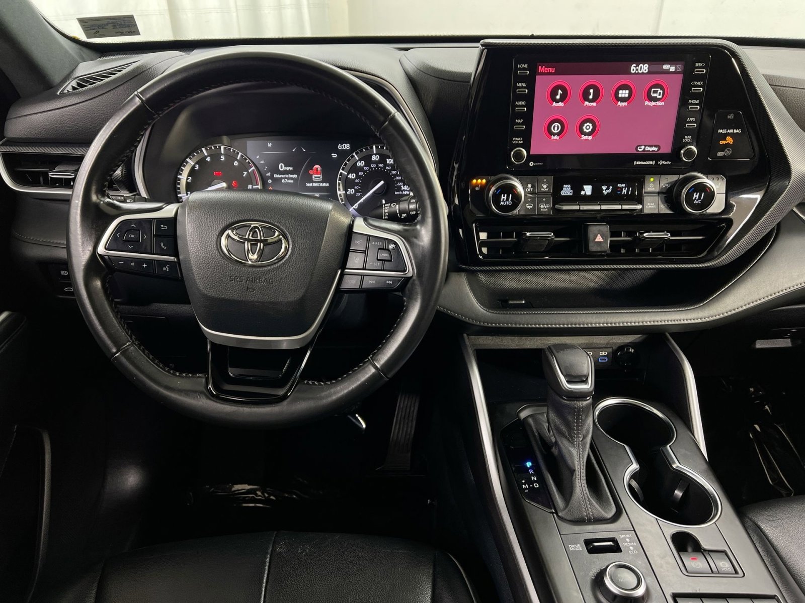 Used 2022 Toyota Highlander XSE image 27