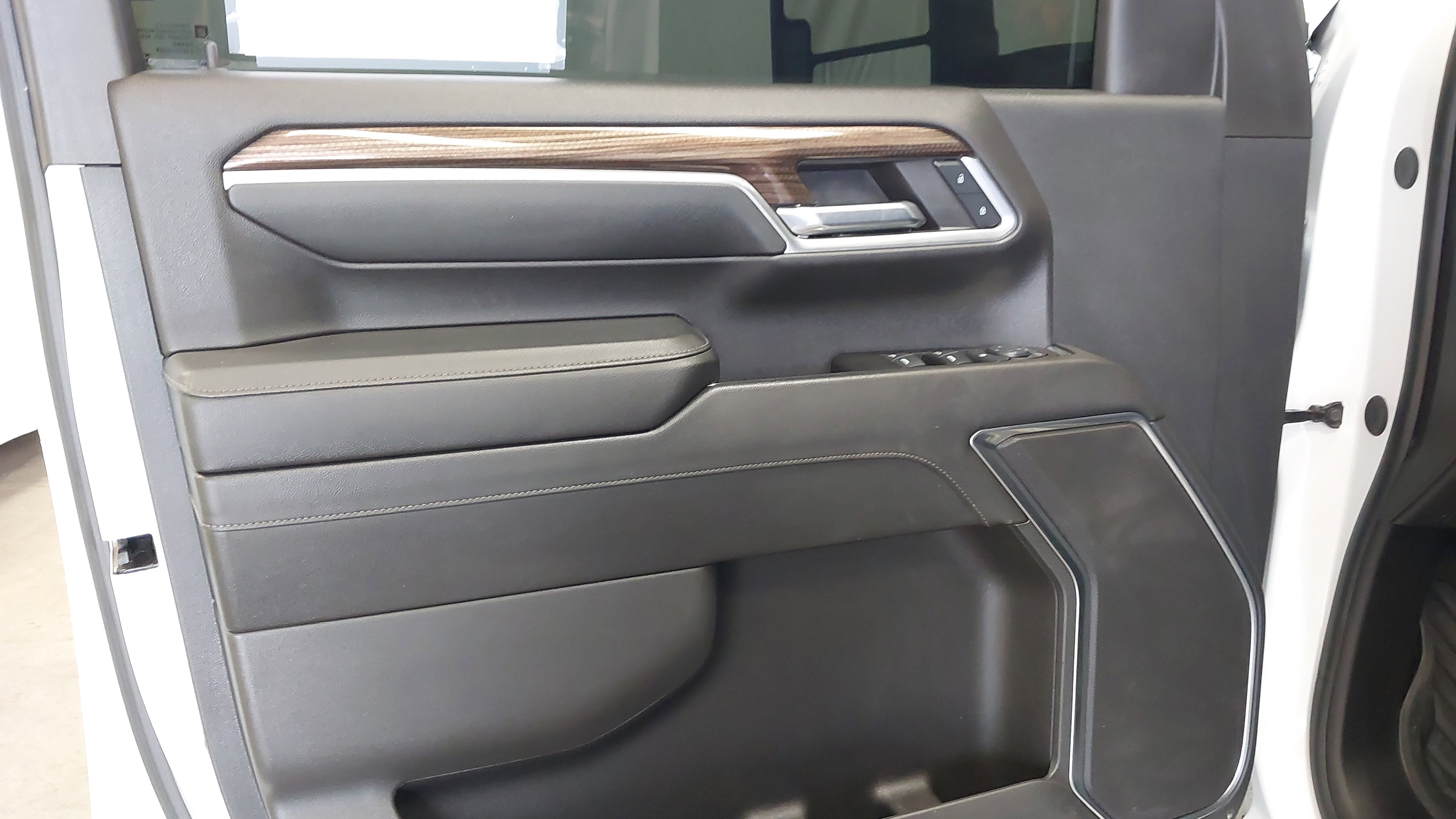 Used 2024 Chevrolet Silverado 2500 LT AWD/4WD image 24