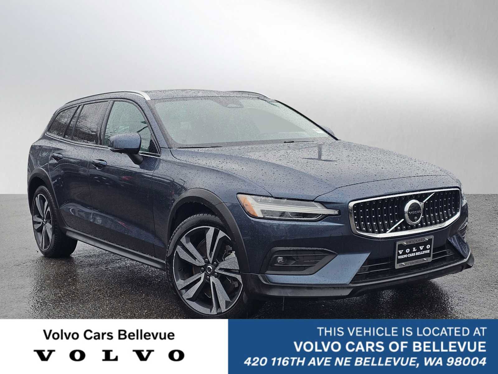 Certified 2025 Volvo V60 B5 Cross Country Plus image 1