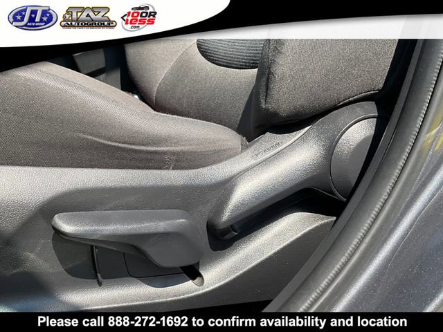 Used 2022 Toyota RAV4 LE image 12