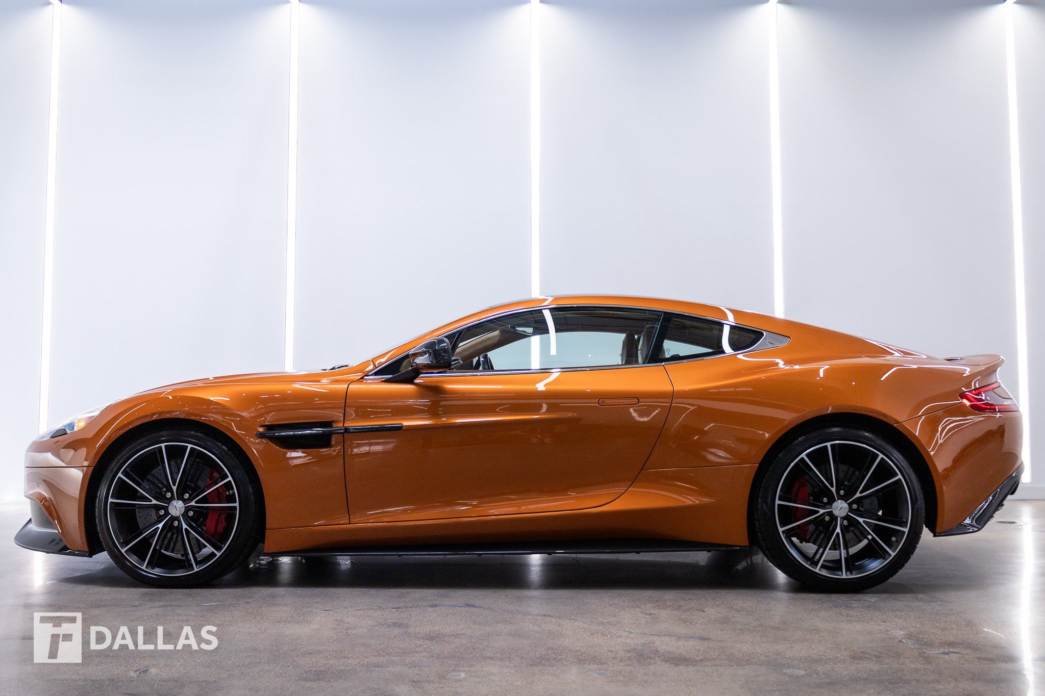 Used 2014 Aston Martin Vanquish Coupe RWD video 1