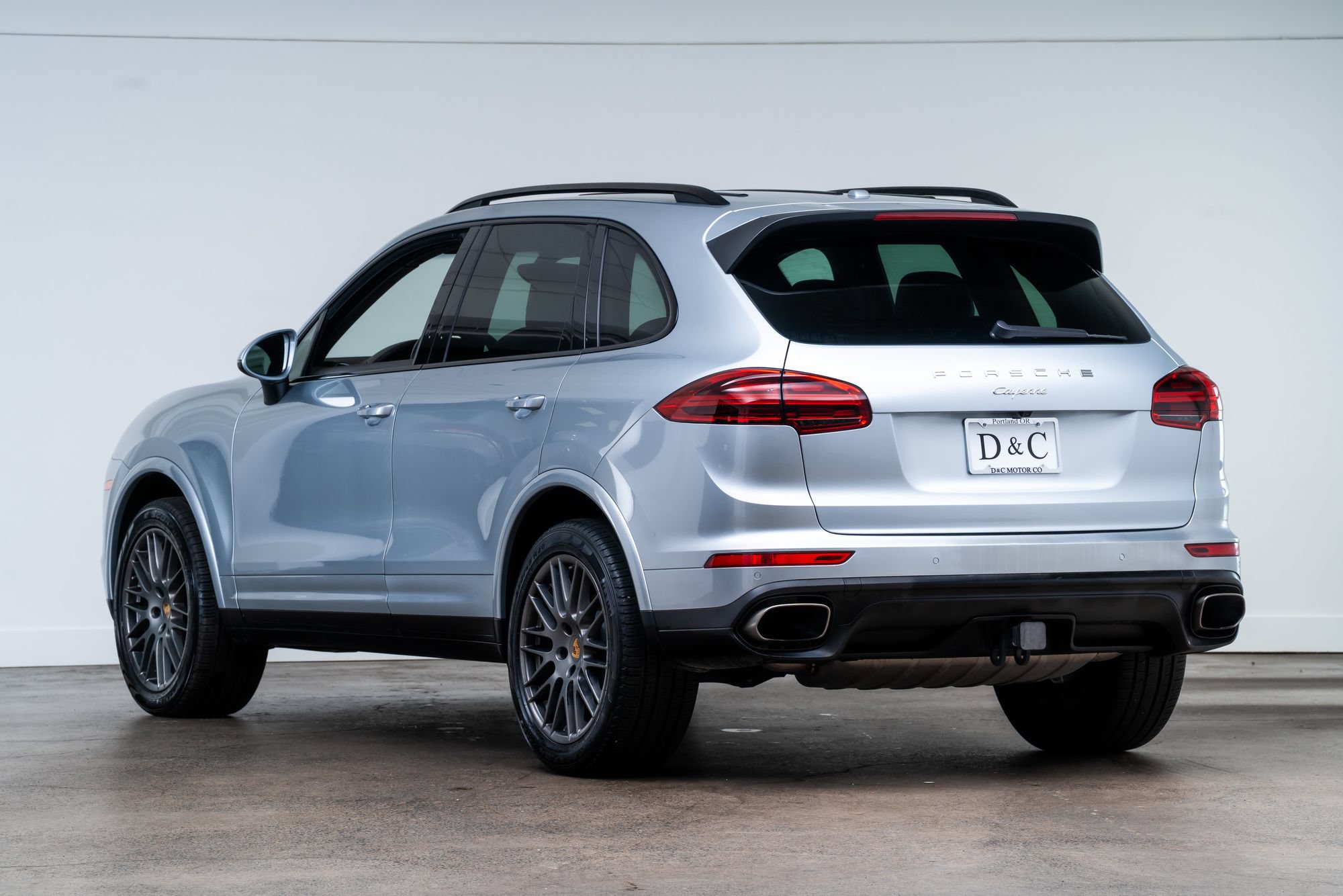 Used 2018 Porsche Cayenne Platinum Edition AWD/4WD image 4