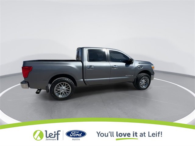 Used 2017 Nissan Titan SV image 12
