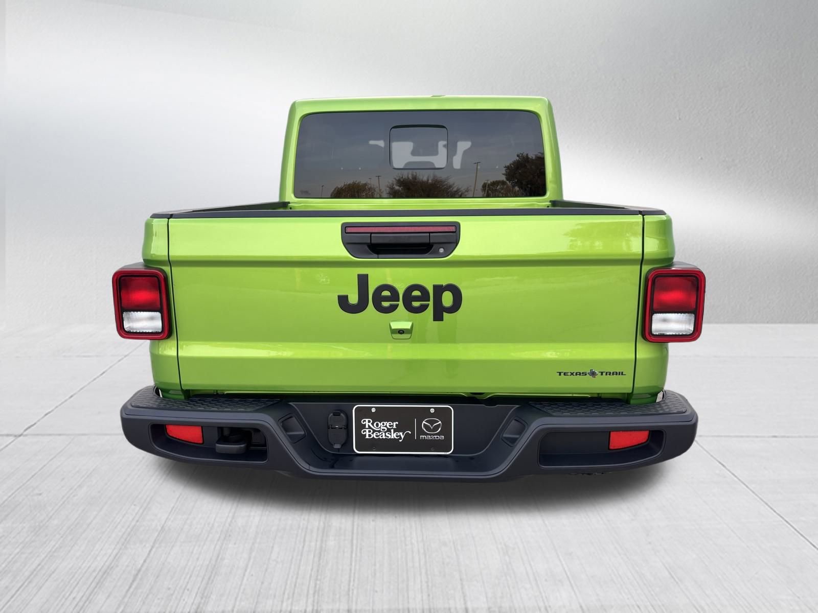 Used 2025 Jeep Gladiator Sport image 7