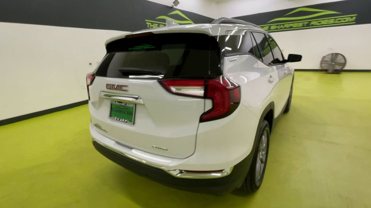 Used 2023 GMC Terrain SLT image 8