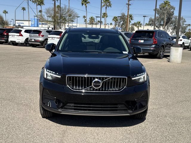 Certified 2025 Volvo XC40 B5 Core w/ Protection Package Premier AWD/4WD image 2