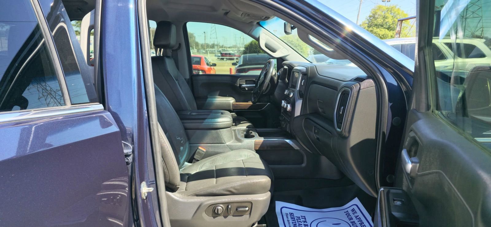 Used 2019 GMC Sierra 1500 SLT w/ SLT Premium Plus Package AWD/4WD image 10