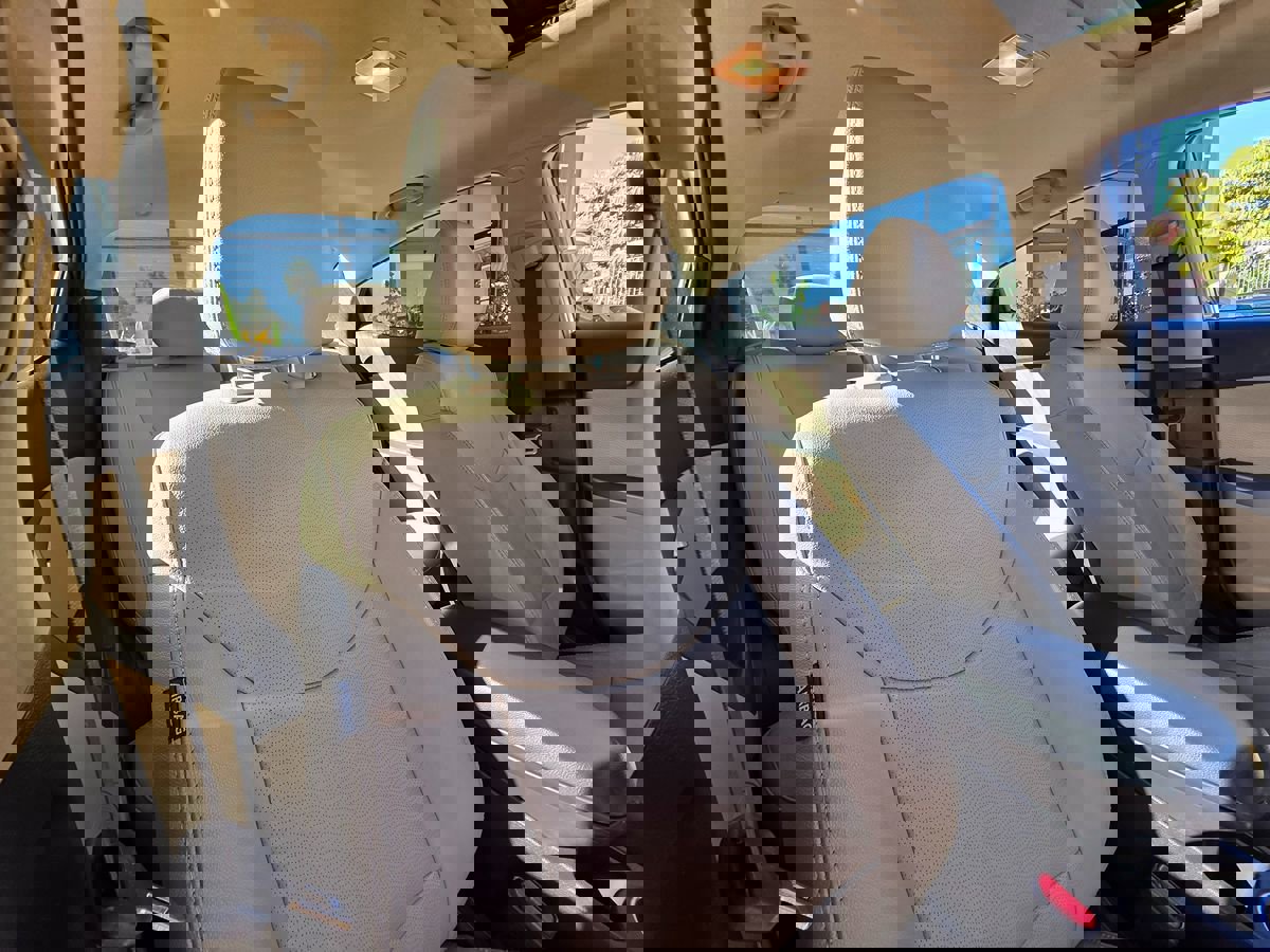 Used 2012 Hyundai Elantra Limited w/ Technology Pkg 5 image 16