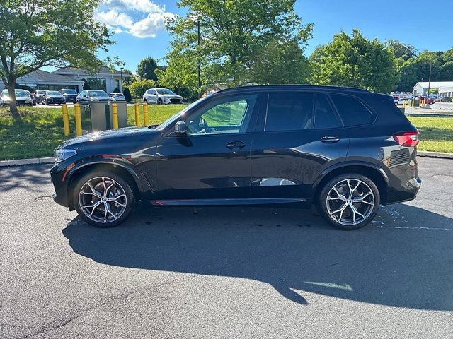 Used 2021 BMW X5 xDrive40i w/ M Sport Package AWD/4WD image 17