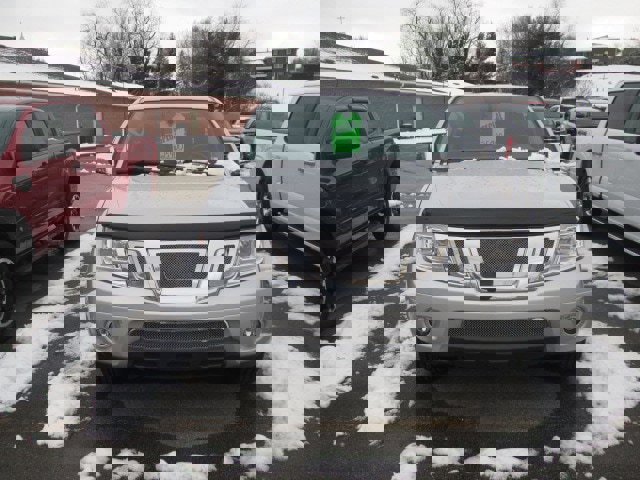 Used 2019 Nissan Frontier SV image 3