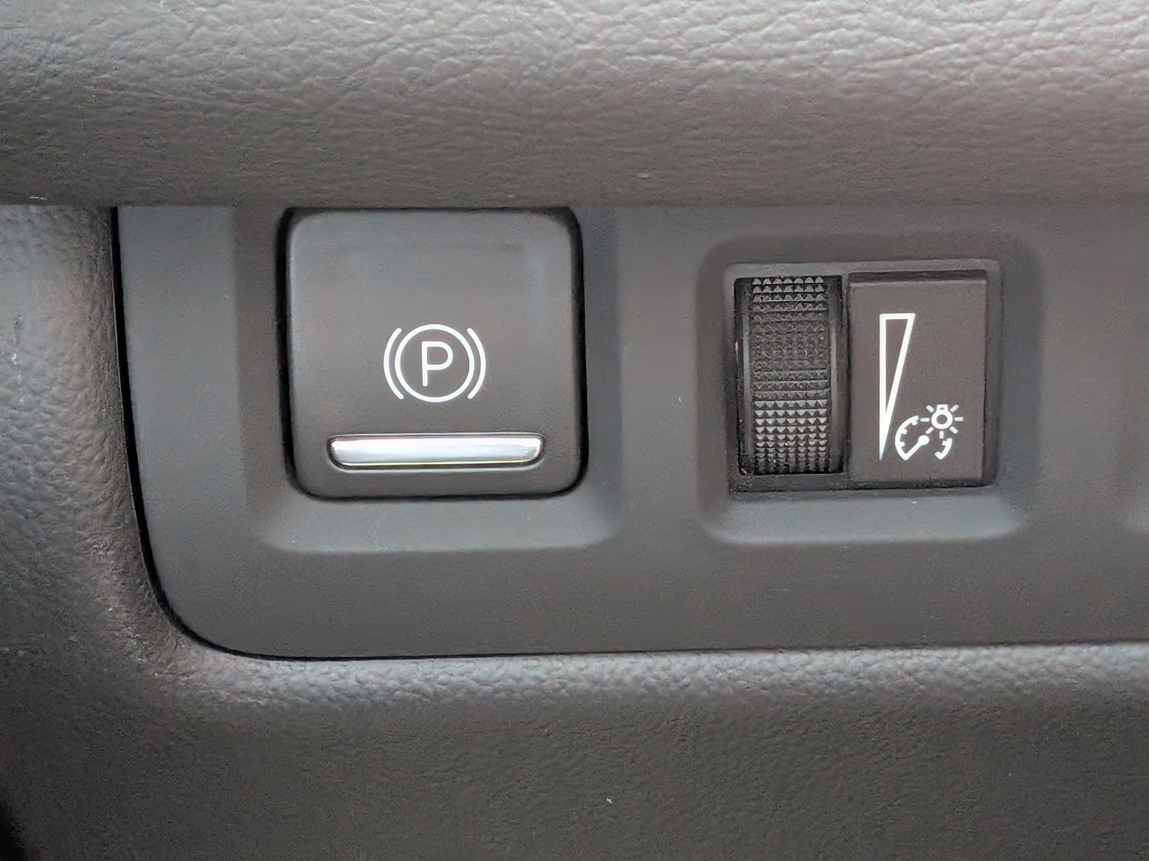 Certified 2024 Cadillac XT4 Sport FWD image 24