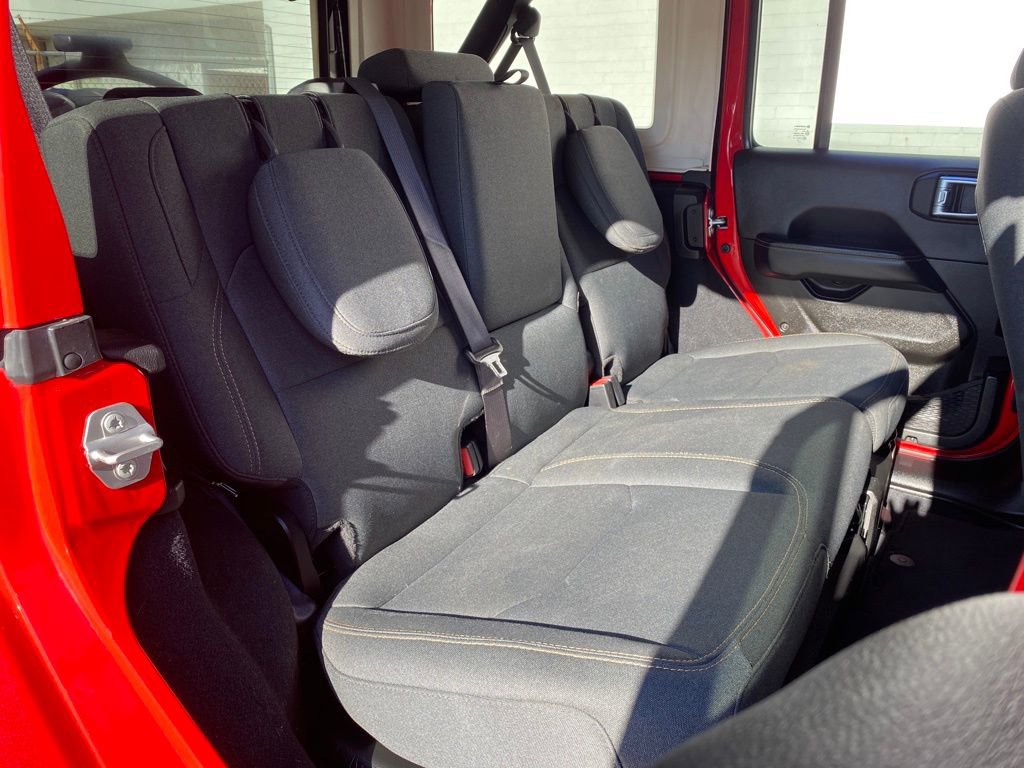 Used 2024 Jeep Wrangler Unlimited Sahara image 11