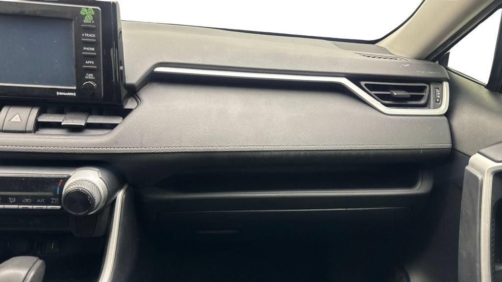 Used 2021 Toyota RAV4 LE FWD image 57