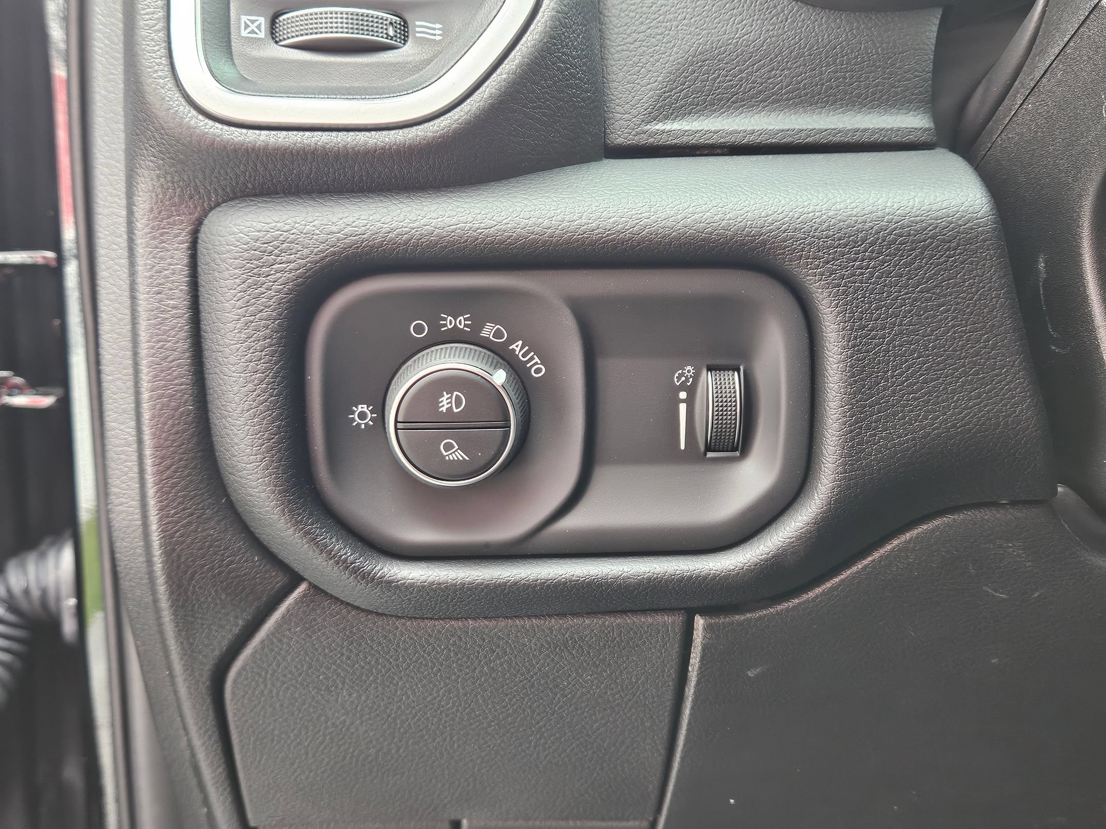 New 2026 RAM 2500 Big Horn AWD/4WD image 18