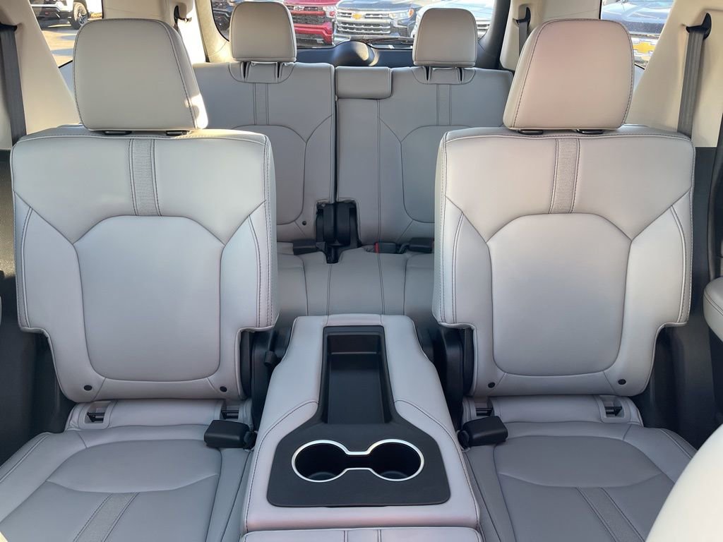 Used 2025 Honda Pilot Touring image 19