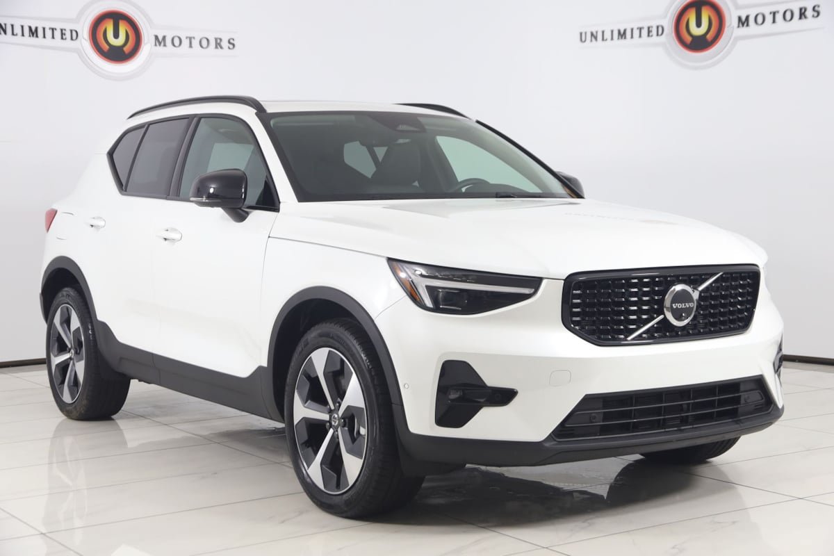 Used 2026 Volvo XC40 B5 Plus AWD/4WD image 21