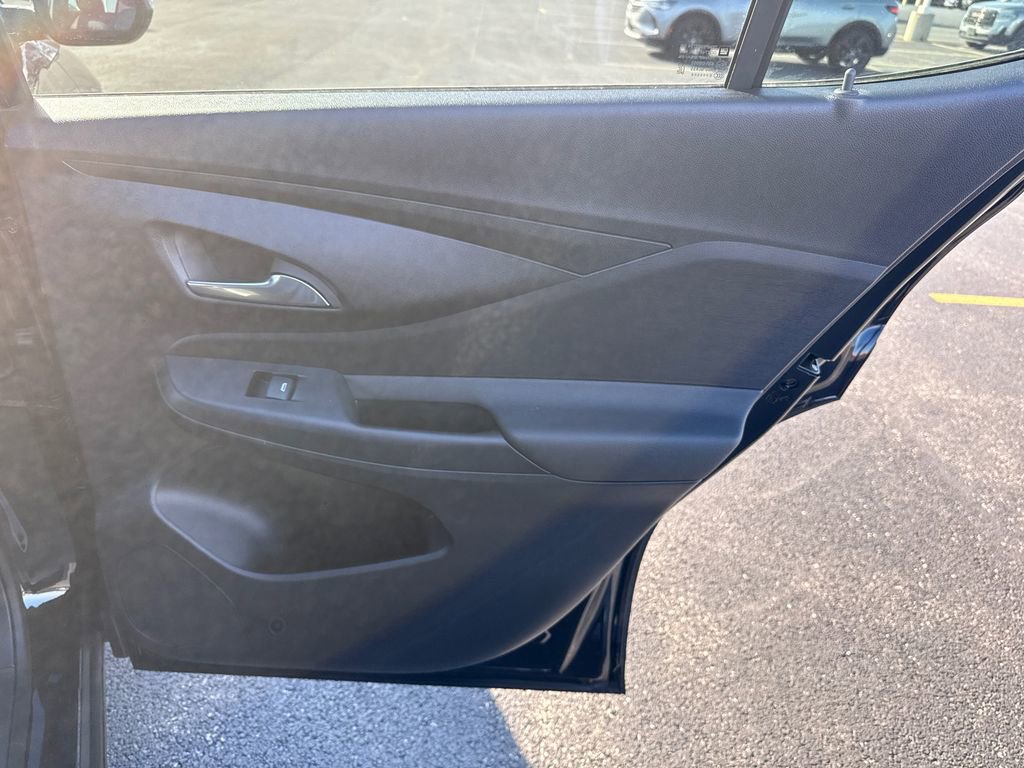 New 2026 Buick Envista Preferred FWD image 33