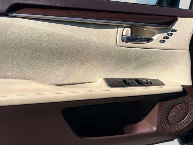 Used 2017 Lexus ES 350 w/ Navigation System Package FWD image 20
