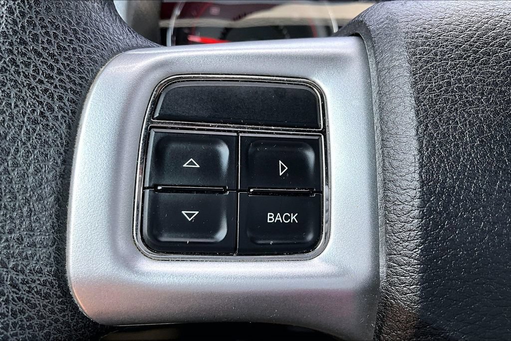 Used 2013 Dodge Charger SE RWD image 16