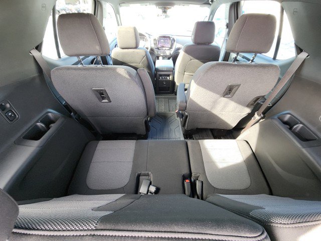 Used 2023 Chevrolet Traverse LT w/ LPO, Floor Liner Package image 21