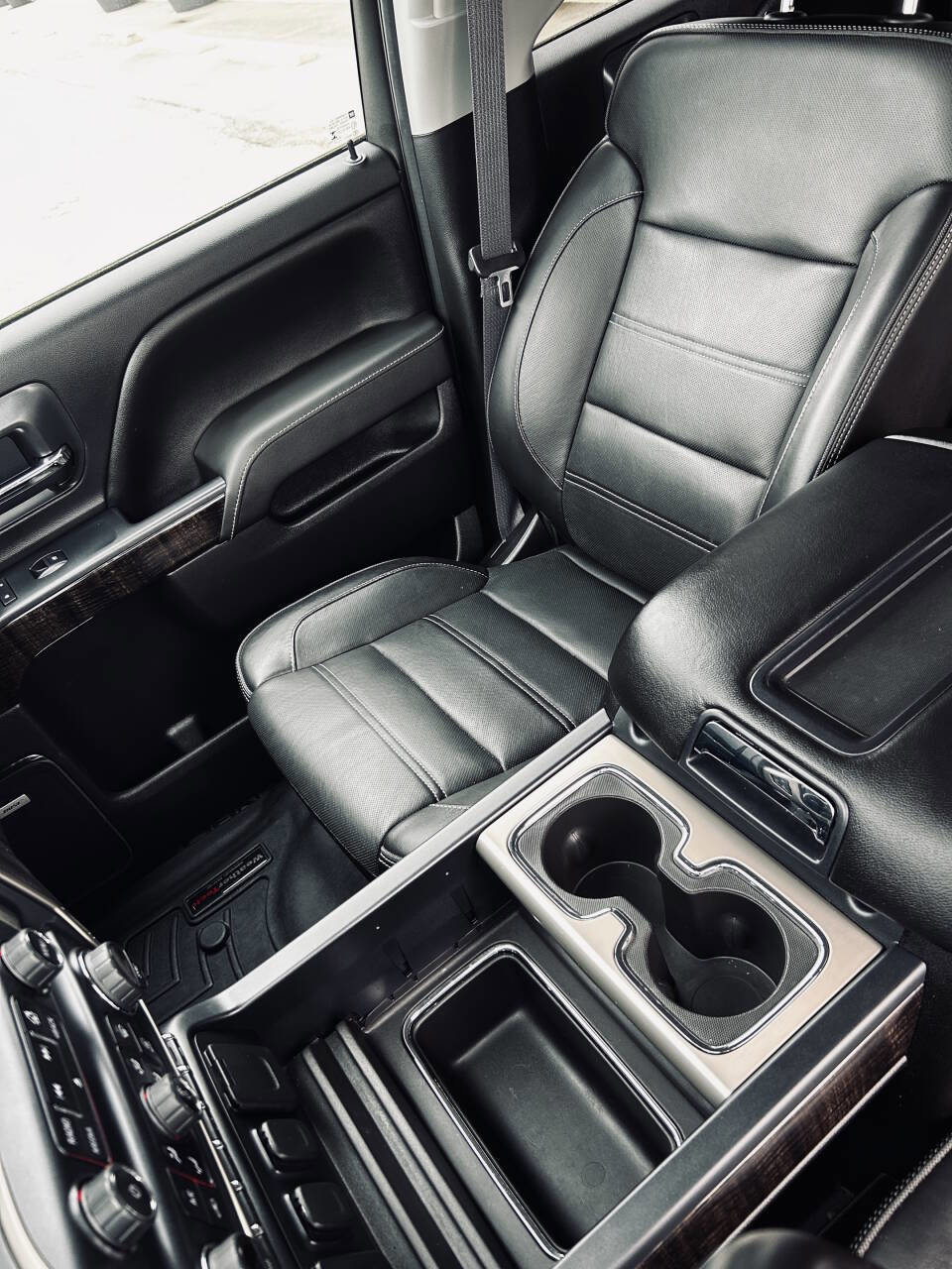 Used 2015 GMC Sierra 2500 Denali w/ Duramax Plus Package AWD/4WD image 42