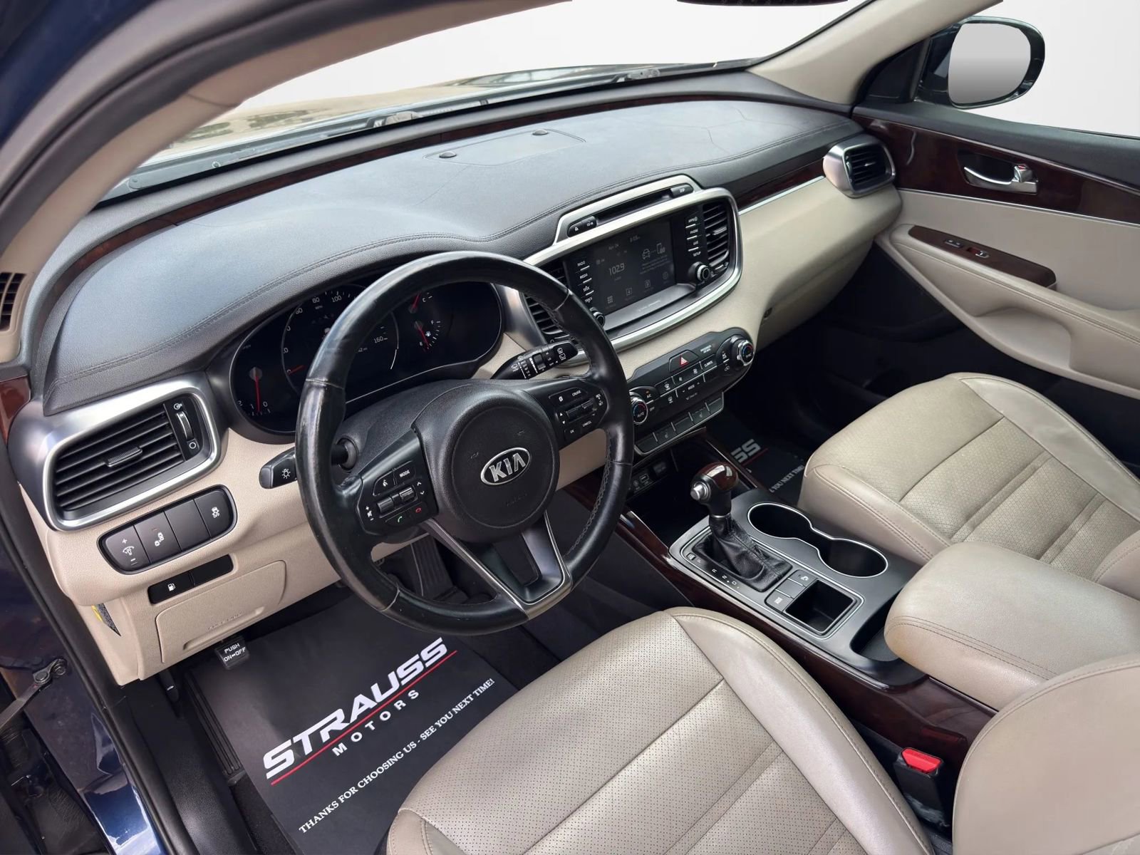 Used 2017 Kia Sorento EX FWD image 11