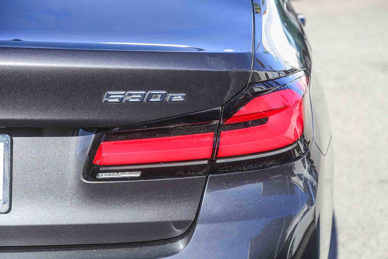 Certified 2023 BMW 530e w/ Convenience Package image 7