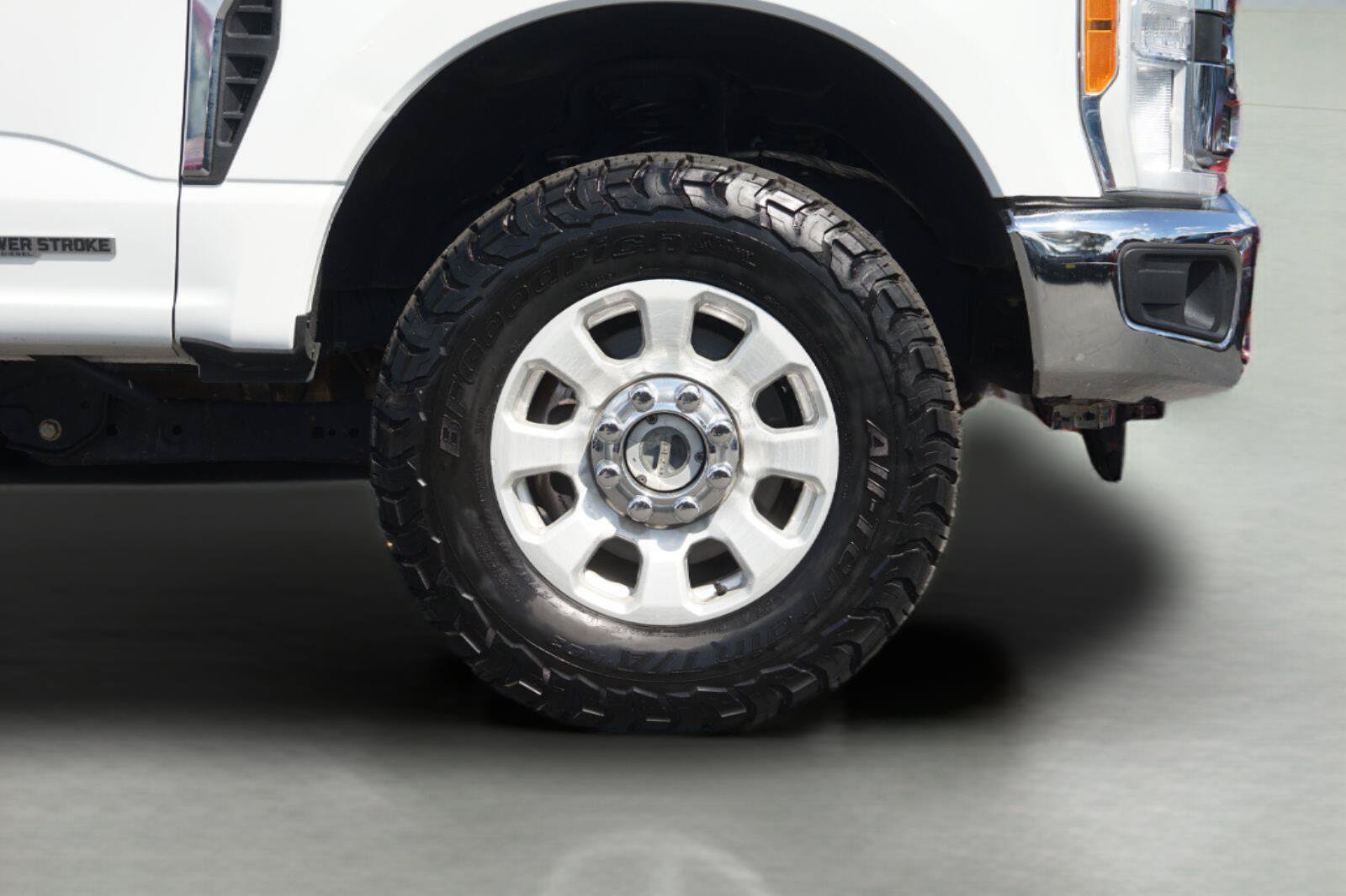 Used 2023 Ford F350 XLT w/ 360-Degree Camera Package AWD/4WD image 4