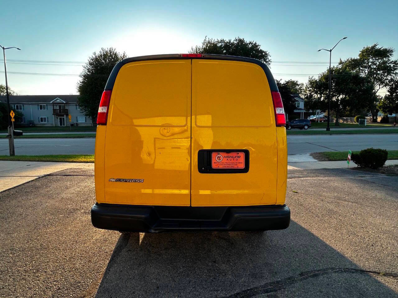 Used 2019 Chevrolet Express 2500 image 4