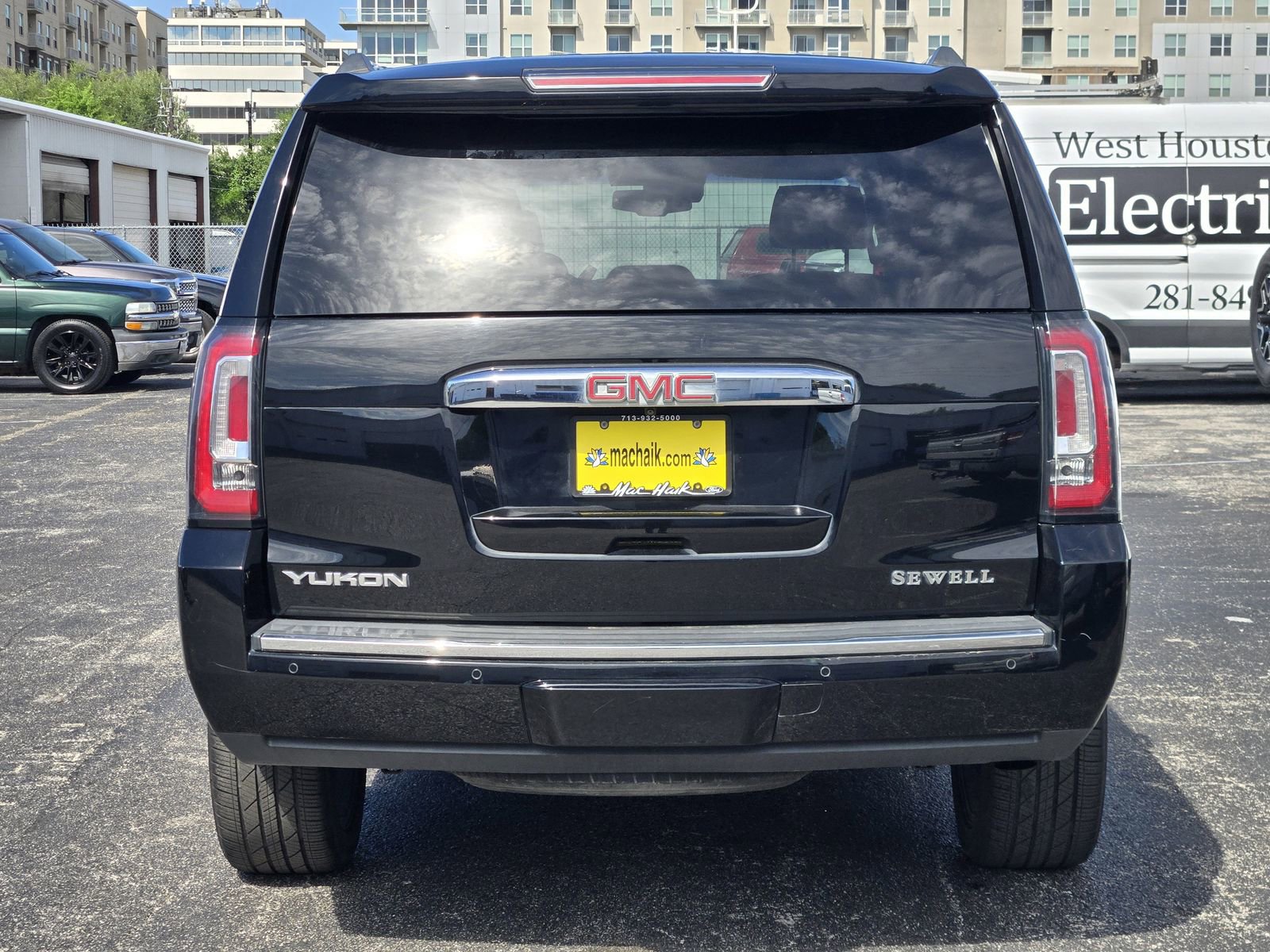 Used 2015 GMC Yukon Denali w/ Premium Package image 6