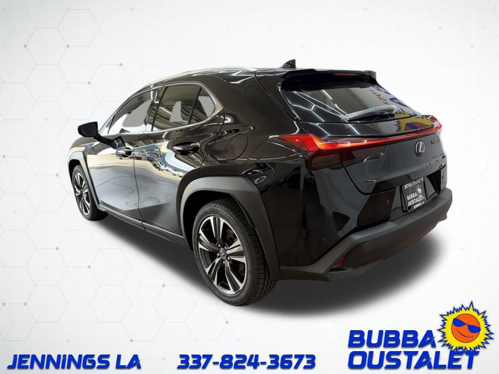 Used 2022 Lexus UX 200 image 3