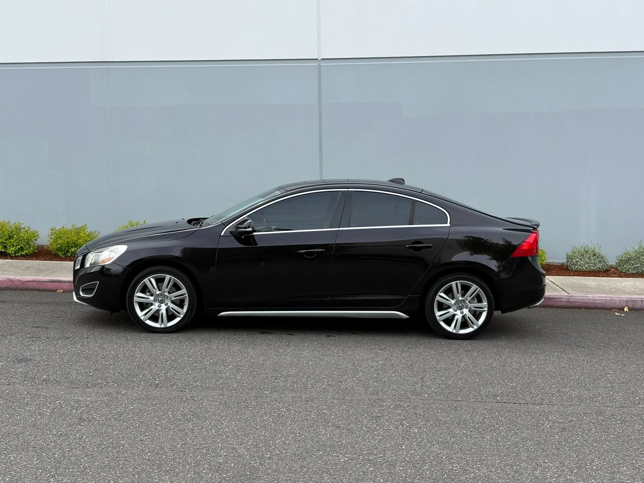 Used 2012 Volvo S60 T5 FWD image 3