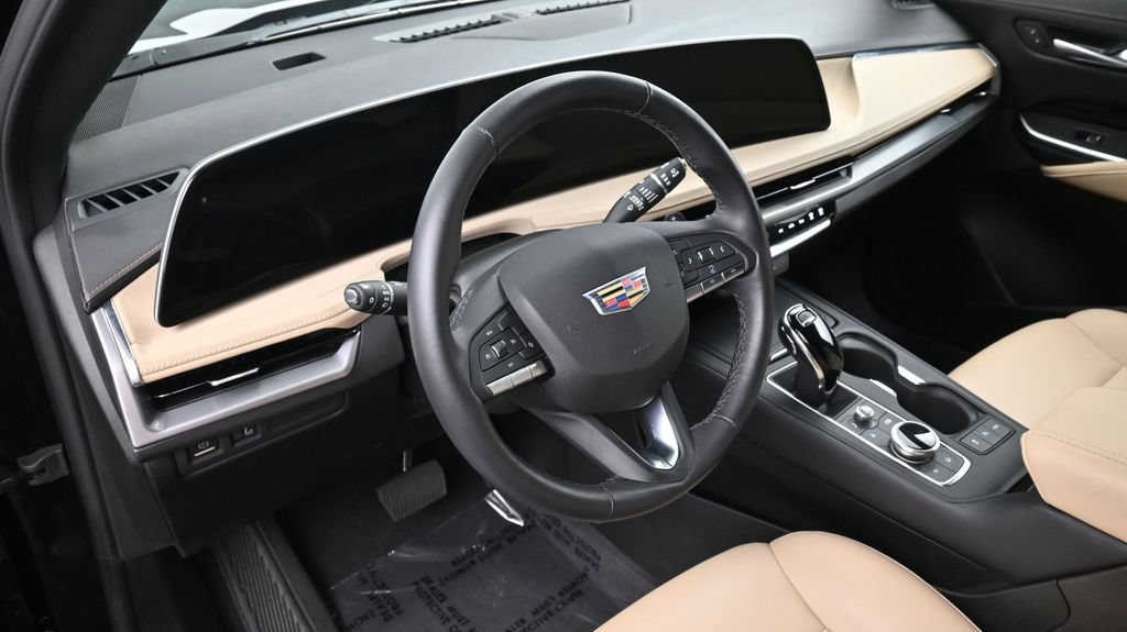 Certified 2024 Cadillac XT4 Luxury FWD image 7