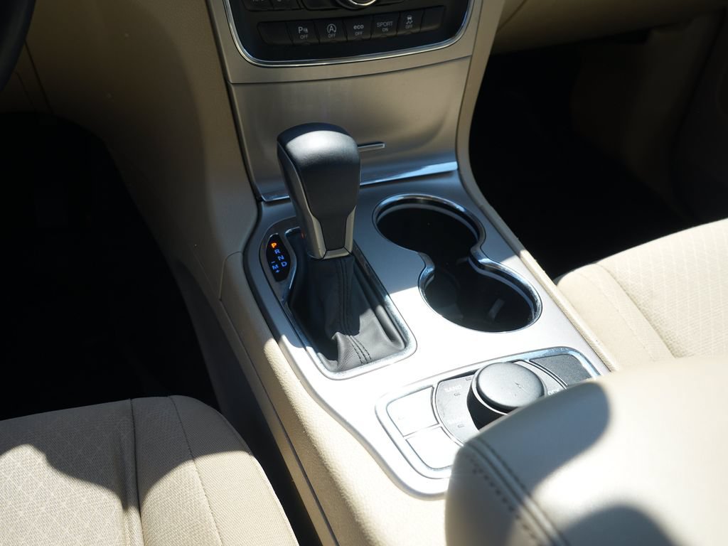 Used 2019 Jeep Grand Cherokee Laredo AWD/4WD image 24