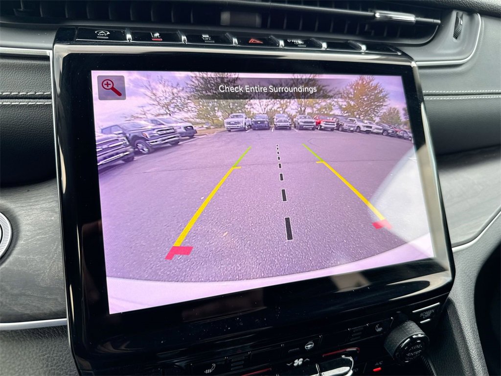 Used 2024 Jeep Grand Cherokee Limited image 18