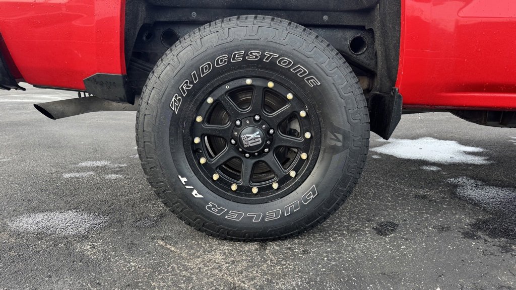 Used 2017 Chevrolet Silverado 1500 LT w/ All Star Edition image 32