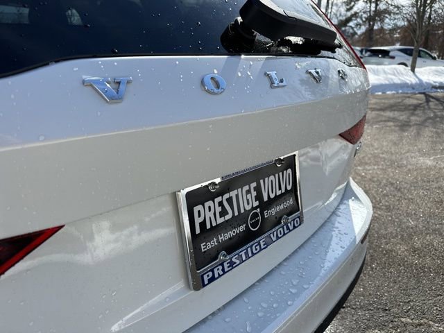 Certified 2025 Volvo V60 B5 Cross Country Plus image 37