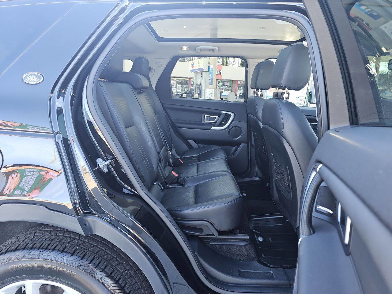 Used 2019 Land Rover Discovery Sport HSE image 9