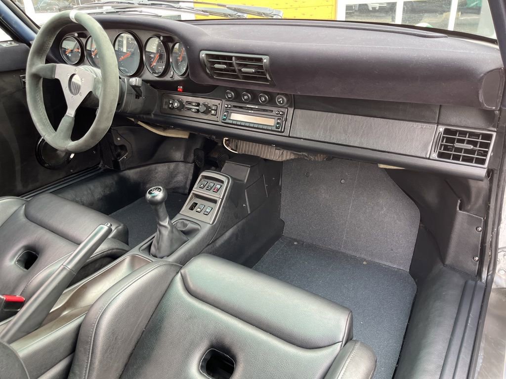 Used 1995 Porsche 911 Carrera 4 image 35
