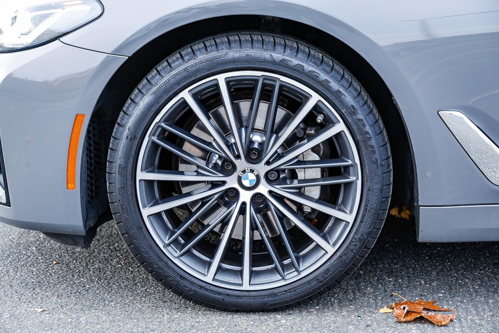 Used 2022 BMW 530i w/ Premium Package image 9