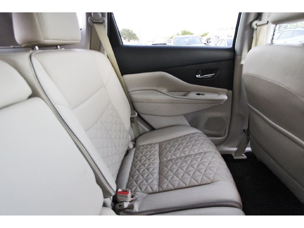 Used 2019 Nissan Murano Platinum w/ Cargo Package FWD image 12