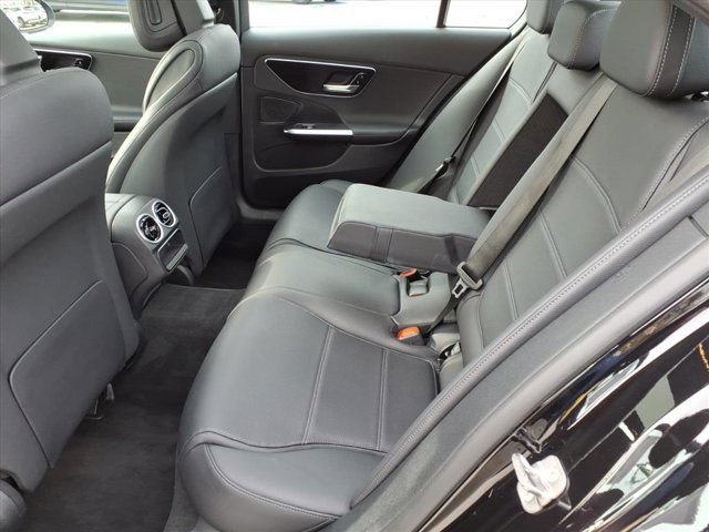 Used 2025 Mercedes-Benz C 300 4MATIC Sedan image 19