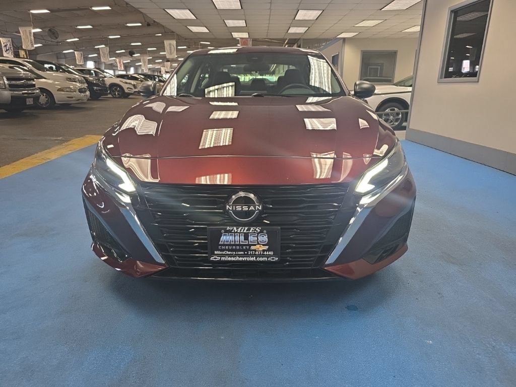 Used 2024 Nissan Altima 2.5 SV FWD image 14