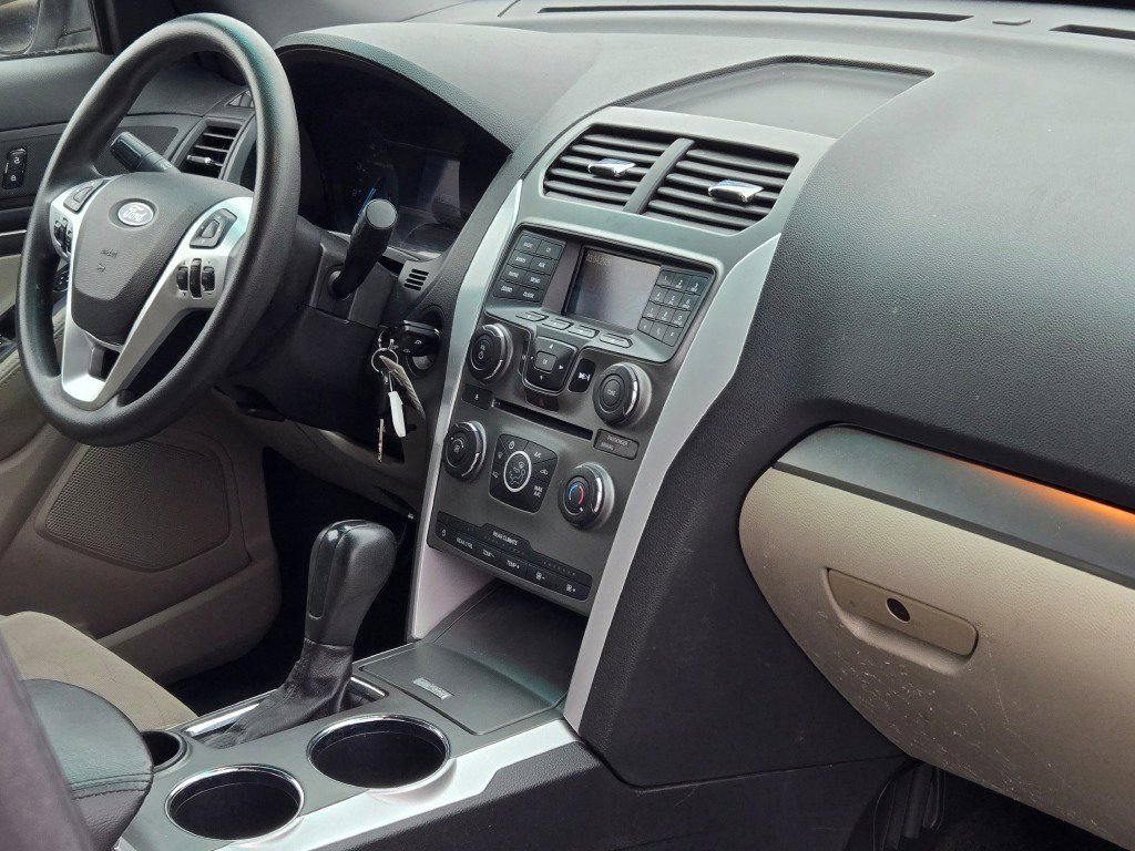 Used 2013 Ford Explorer Base image 7