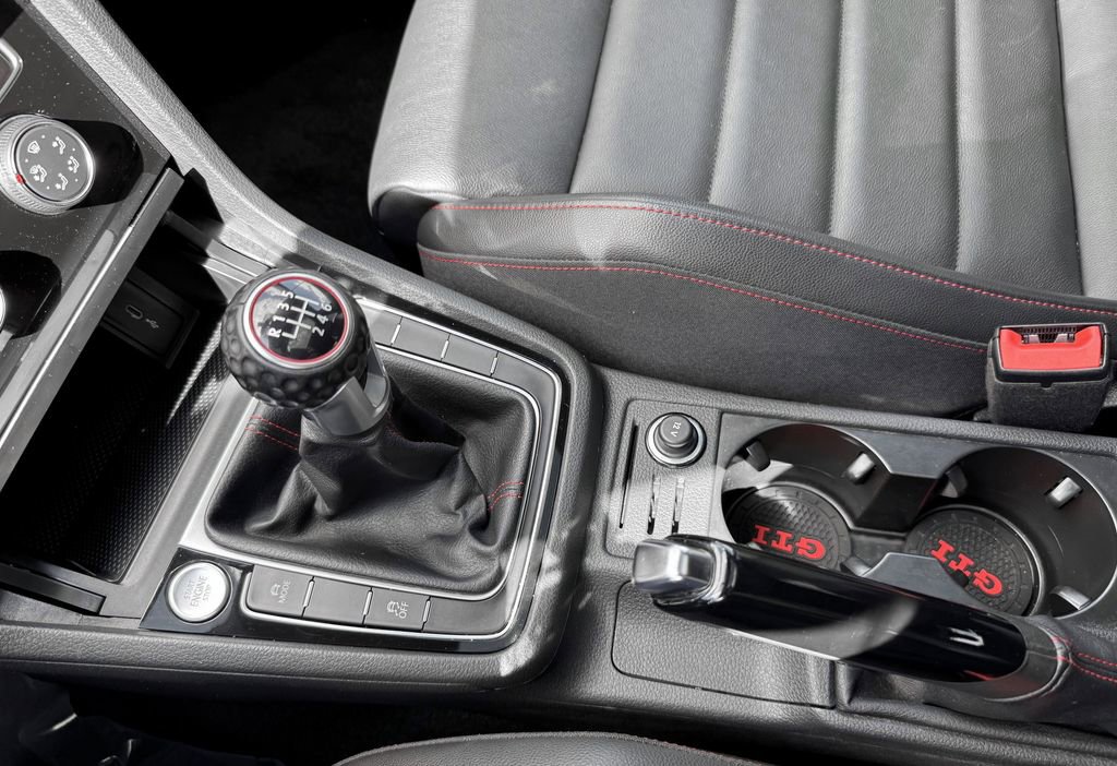 Used 2021 Volkswagen GTI Autobahn FWD image 24